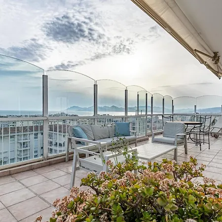 72 Mar - Stunning 2-bedroom Rooftop With Sea View - Parking