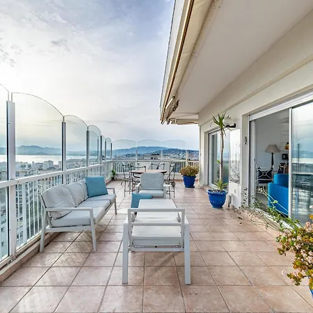 72 Mar - Stunning 2-bedroom Rooftop With Sea View - Parking Appartement *