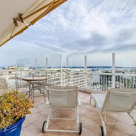 Апартаменты 72 Mar - Stunning 2-bedroom Rooftop With Sea View - Parking