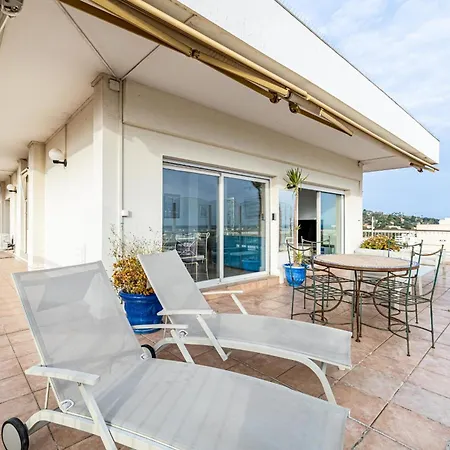 Апартаменты 72 Mar - Stunning 2-bedroom Rooftop With Sea View - Parking *