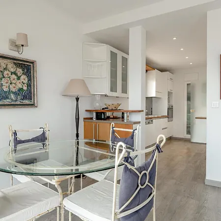 72 Mar - Stunning 2-bedroom Rooftop With Sea View - Parking *