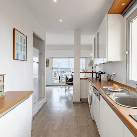 72 Mar - Stunning 2-bedroom Rooftop With Sea View - Parking Канны